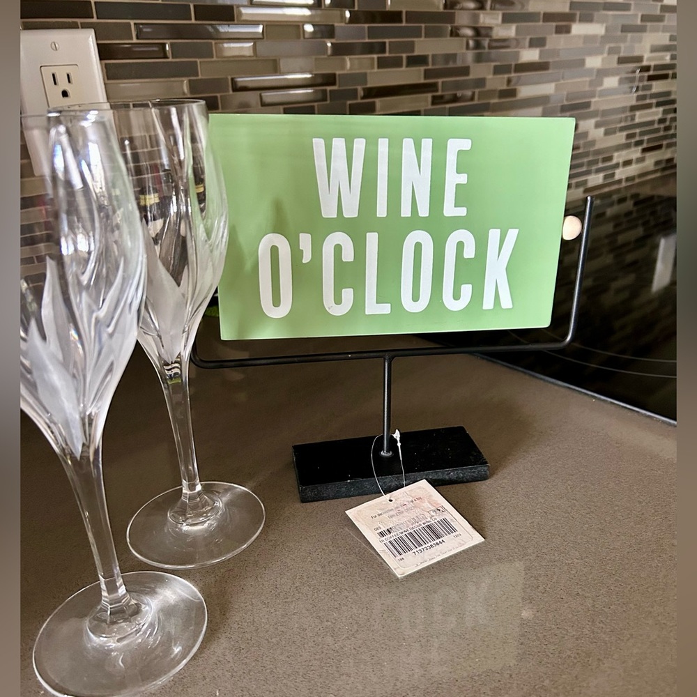 🔥NWT Room&Retreat Collection TableTop Wine Wooden Decor